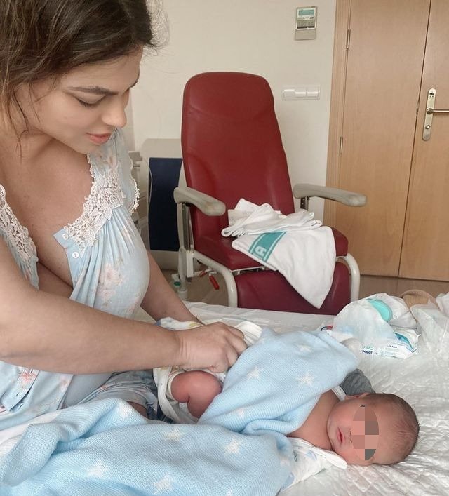 Marisa está llena de felicidad con su reciente maternidad.