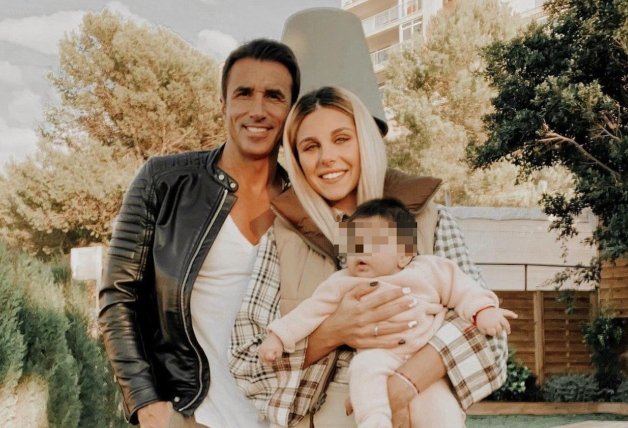 Hugo Sierra e Ivana Icardi posan felices junto a su hija Giorgia.