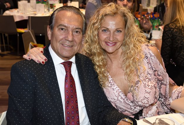 Justo Molinero junto a su mujer, Montse Rodríguez.