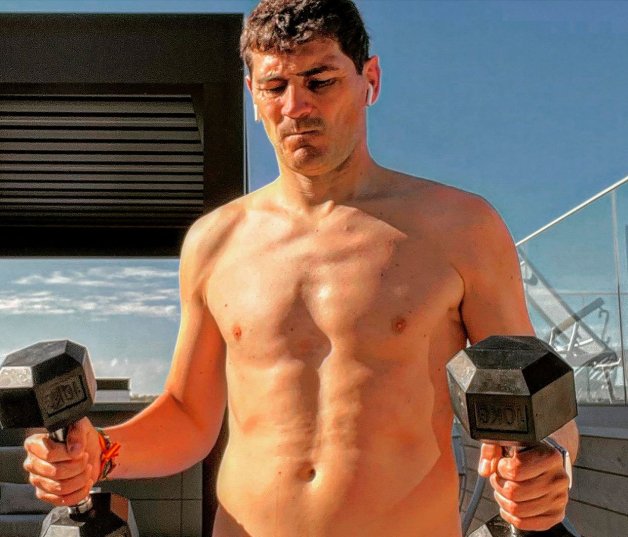 Iker Casillas, poniéndose en forma.