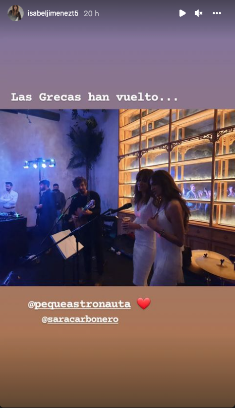 Isabel Jiménez y Sara Carbonero se lo pasaron en grande cantando juntas.