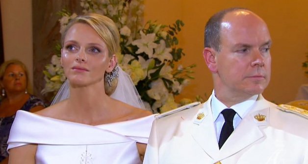 En su boda con Alberto, Charlene lloró durante casi toda la ceremonia. Fue un presagio de los problemas del matrimonio. 