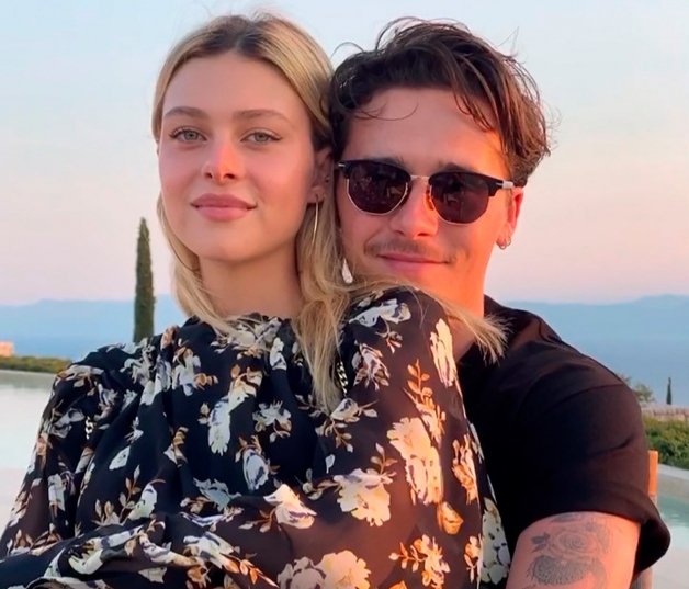 Brooklyn Beckham, con su prometida, Nicola Peltz, quienes se convertirán en marido y mujer pronto.