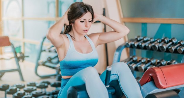 Incorpora abdominales como la plancha para muscular esta otra zona rebelde. 