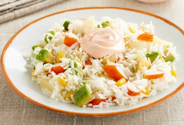 Ensalada de arroz tropical.