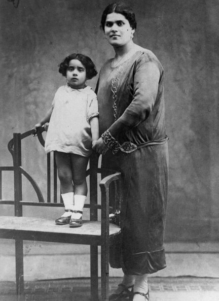 Lola Flores con su madre, Rosario.