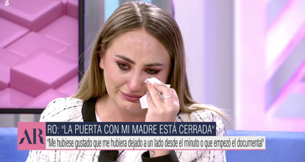 Rocío Flores ha roto a llorar como nunca por su madre.