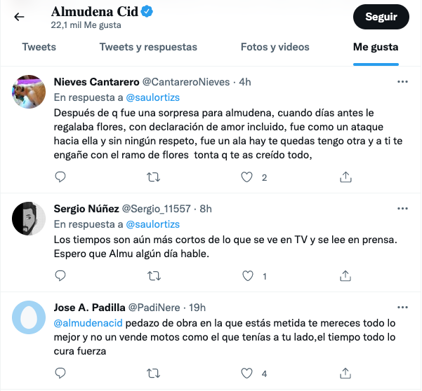Varios mensajes de Twitter que han gustado a Almudena.