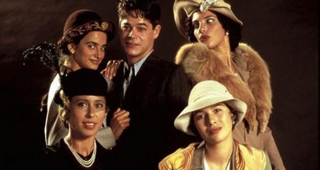 Maribel, junto a Penélope Cruz, Jorge Sanz, Míriam Díaz-Aroca y Ariadna Gil en "Belle Epoque".