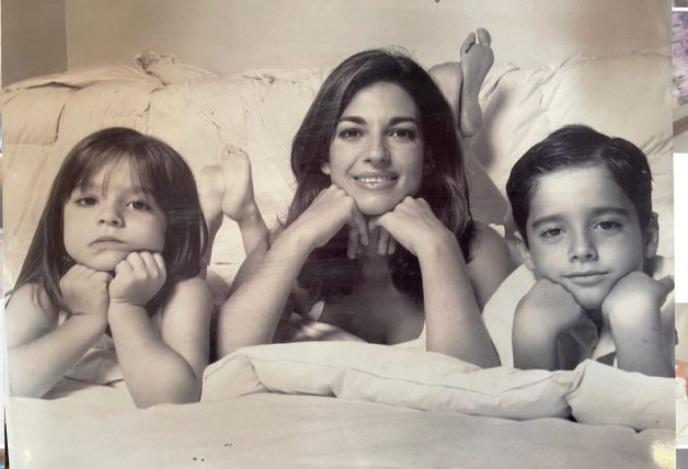 Mariló Montero posando con sus hijos, en una imagen que ella misma subió a Instagram.