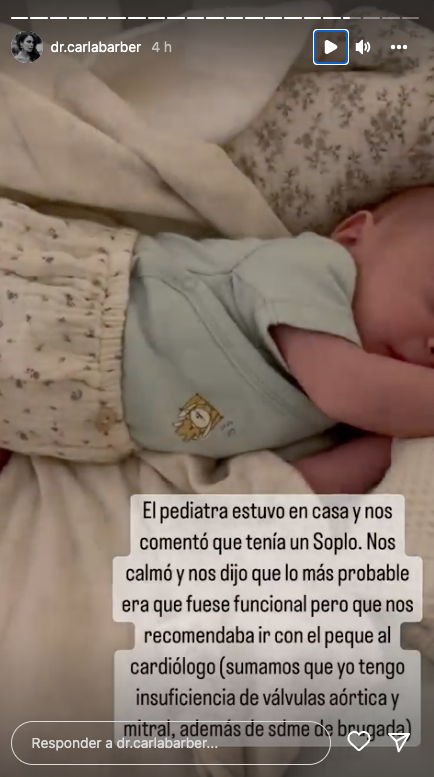 Carla explica el último problema de salud de su bebé.