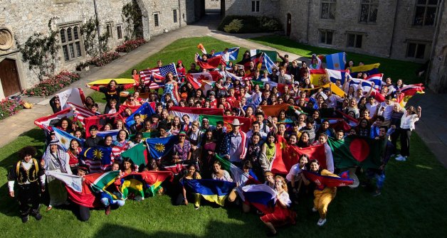 En el UWC Atlantic College de Gales, la princesa española tendrá la oportunidad de conocer a jóvenes de todos los rincones del mundo que, como ella, han pasado una serie de complicadas pruebas antes de poder conseguir plaza en este prestigioso internado. 