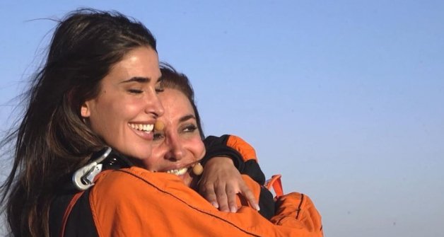 Elsa Anka y Lidia Torrent lograron tirarse del paracaídas.