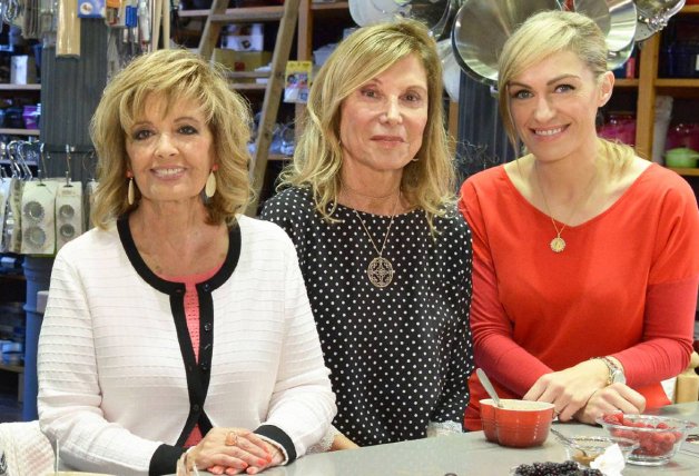 PIlar Eyre junto a Luján Argüelles y María Teresa Campos, en un evento de Mediaset.