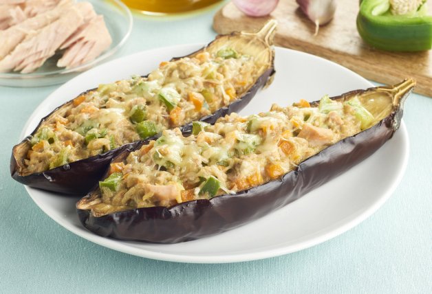 Berenjenas rellenas de atún con bechamel