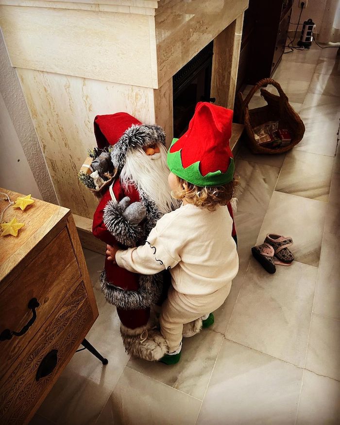 Lola, la hija de Toñi Moreno, es muy fan de Papá Noel.