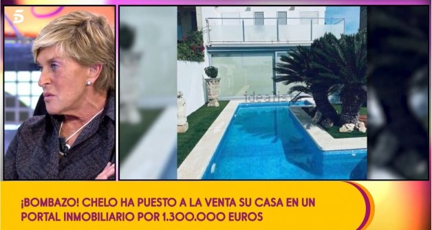 Además de piscina, la casa cuenta con una enorme terraza en la primera planta.