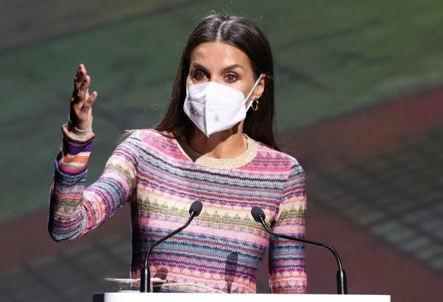 La reina Letizia, dando un discurso oficial.