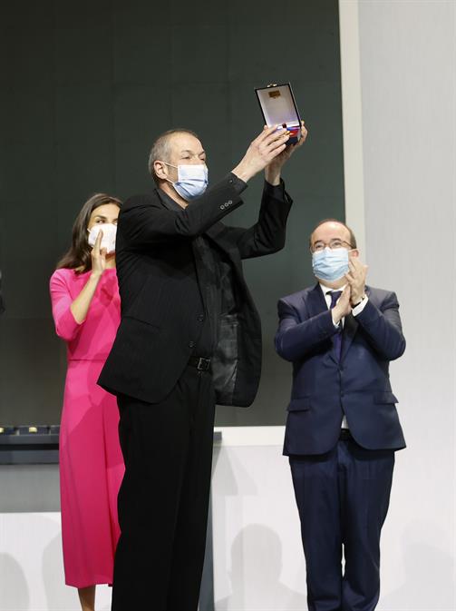 Bernat Donés recoge el premio póstumo de Pau.