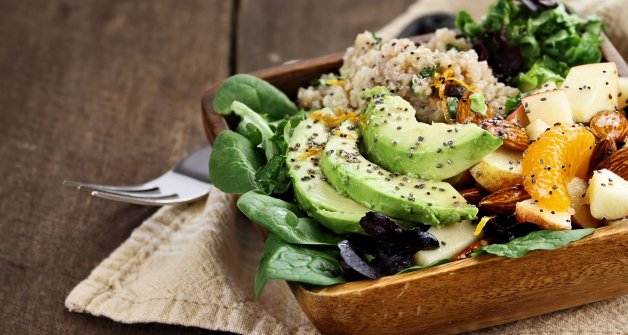 Ensalada de manzana y naranja.