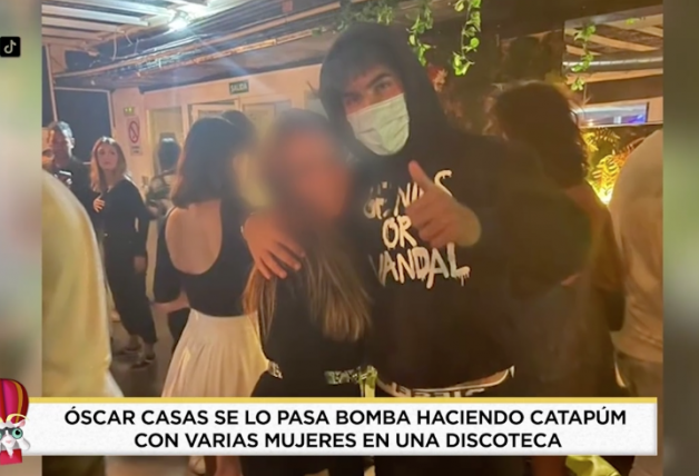 'Socialité' muestra una foto donde se ve la ropa que llevaba puesta Óscar Casas.