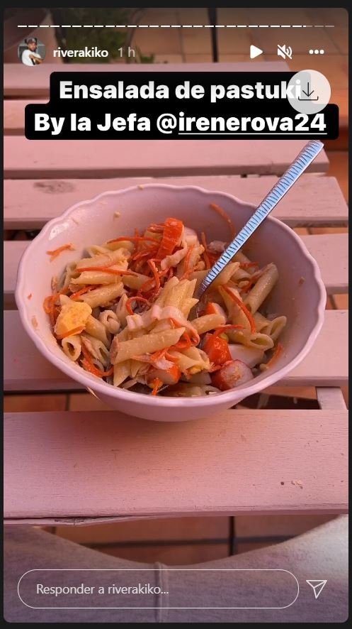 ¡Nada como disfrutar de comida casera en la terraza!