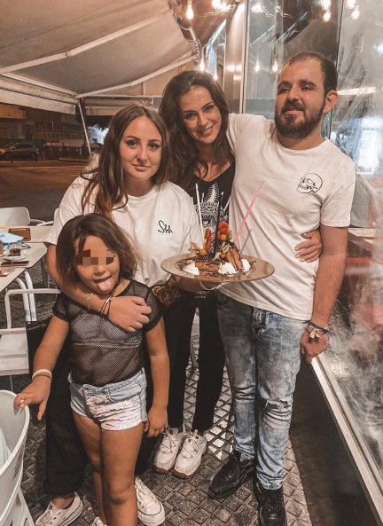 Olga Moreno y los hijos de Antonio David tienen un fuerte vínculo. (Fuente: Instagram @rotrece)