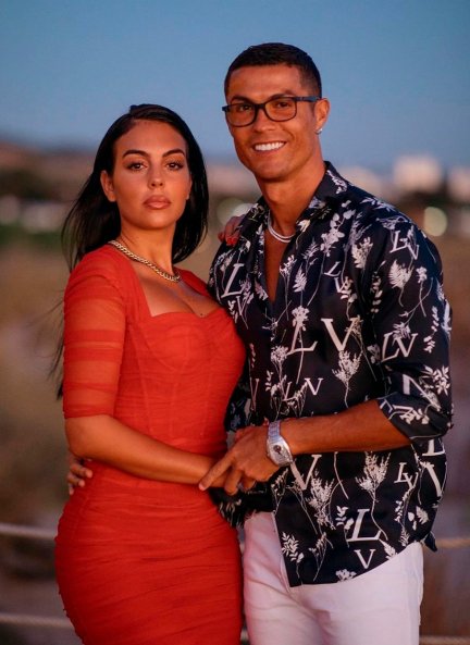 Georgina Rodríguez y Cristiano Ronaldo esperan mellizos. 