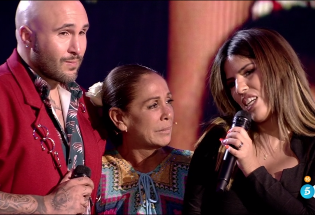 Kiko Rivera, Isabel Pantoja y Chabelita, juntos en el plató de 'Supervivientes'.