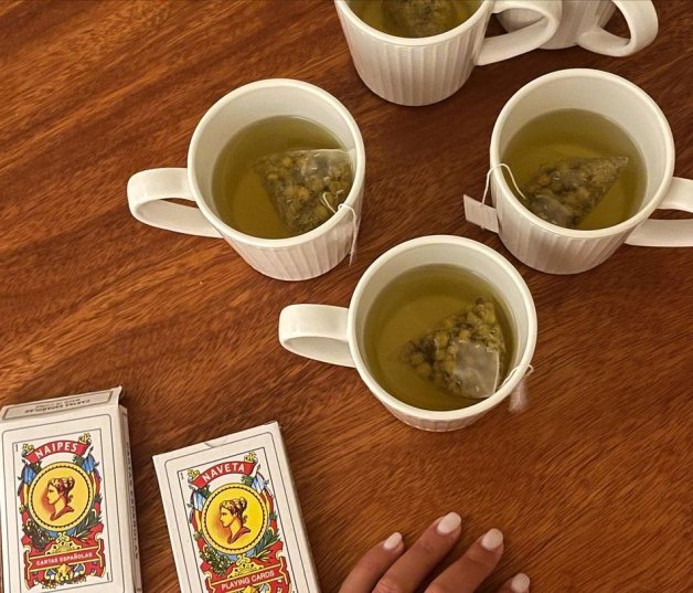 Infusiones y juegos de cartas, un plan 10 para vacaciones.