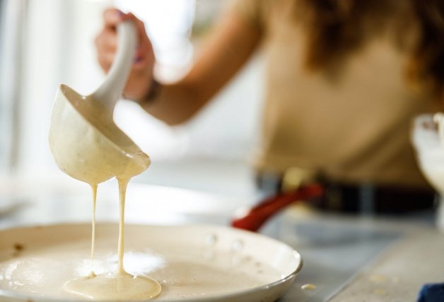 La masa de tortita tiene que tener una textura ligera pero no muy líquida.