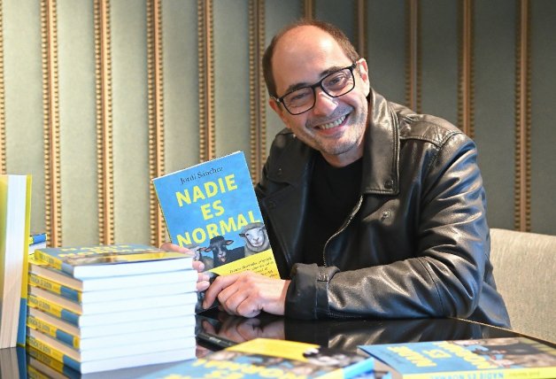 Jordi Sánchez ha escrito 'Nadie es normal'.