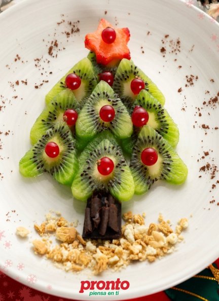 Árbol de navidad con frutas