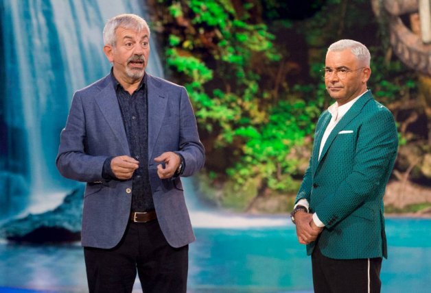 Carlos Sobera y Jorge Javier Vázquez en el plató de 'Supervivientes'.