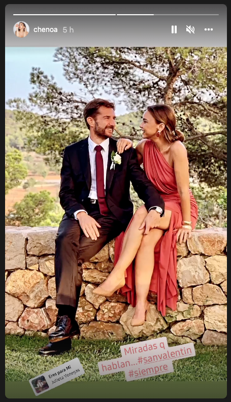 Chenoa y Miguel, mirándose embelesados.