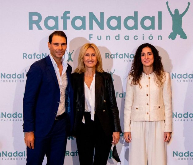 Rafa, junto a su madre y su mujer.