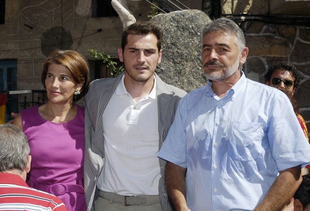 Iker con sus padre, José Luis y Carmen.