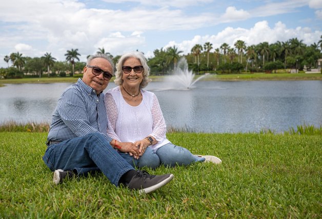 Basurto junto a su mujer, de la que sigue muy enamorado.