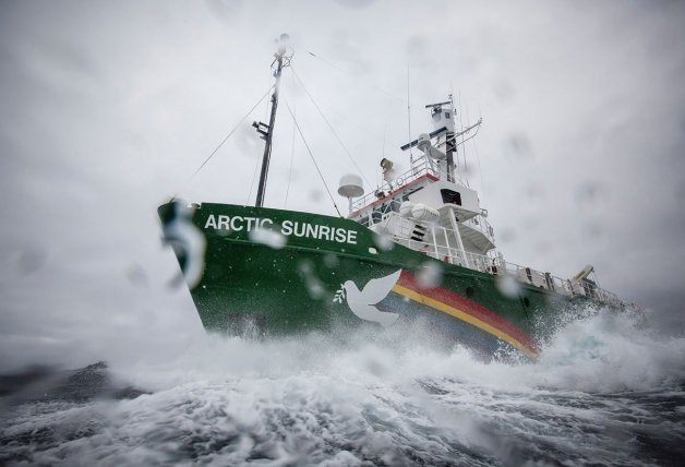 El barco de la fundación, surcando las heladas aguas del Ártico.