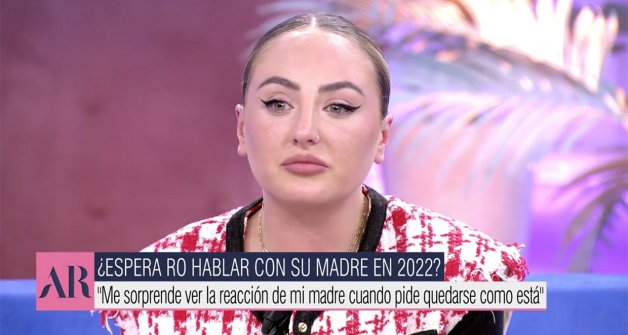 Rocío Flores se ha emocionado hablando de la relación con su madre.