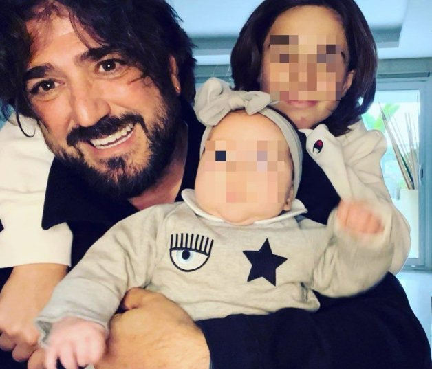 Antonio Orozco junto a sus dos hijos, Jan y Antonella (@antoniorozco10).