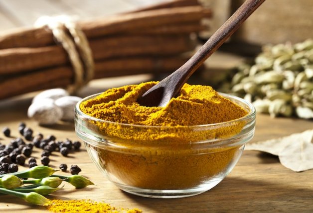 El curry es una mezcla de 12 a 16 especias, y hay varios tipos.