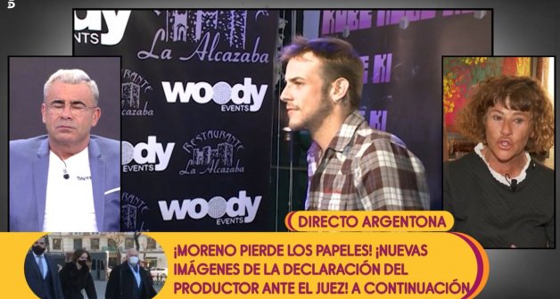 Jorge Javier Vázquez entrevistando a la madre de Álex Casademunt (Telecinco).