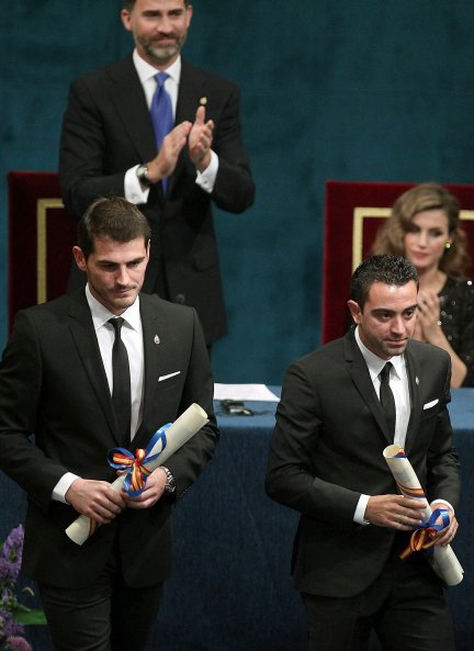 Recibiendo con Xavi el Premio Príncipe de Asturias.