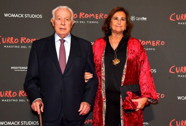 Curro Romero y Carmen Tello, que contraerán matrimonio por la Iglesia.