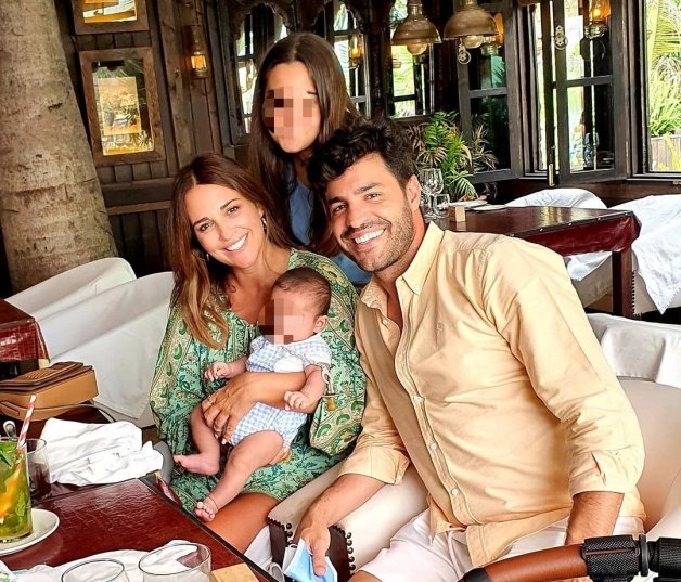 Paula, muy feliz junto a su familia.