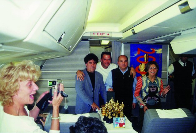 Con Pedro y Agustín Almodóvar.