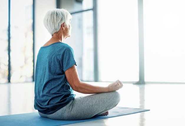 El yoga es un ejercicio muy favorable para prevenir el lumbago.