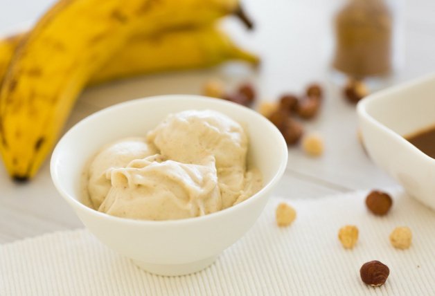 El helado minimalista de un solo ingrediente existe: ¡sólo lleva plátano!