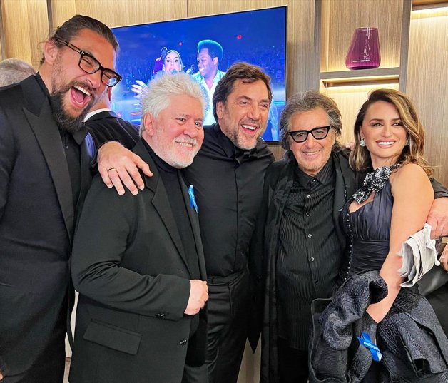 Pedro Almodóvar, Javier Bardem y Penélope Cruz se lo pasaron en grande en los Oscar con Al Pacino y Jason Momoa.